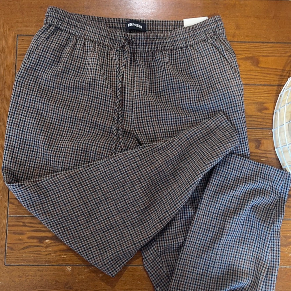 Express brand new with tags comfy dress pants size m